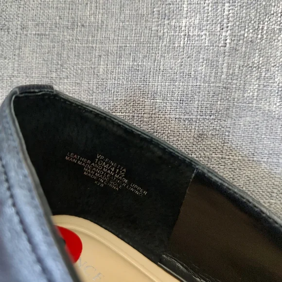 Vince Camuto loafers oxfords black leather - Picture 4 of 5